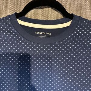 Kenneth Cole Blue and White T Shirt‎ Small